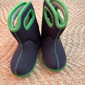 BOGS baby/toddler neoprene boots Sz5